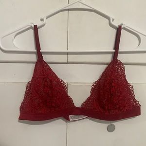 RED VS LACE BRALETTE